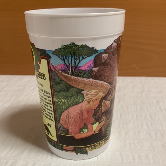 1992 Jurassic Park McDonald’s Triceratops Collector Cup - Picture 5 of 8